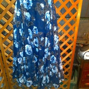 Lucy Paris blue floraal ankle length skirt. Brand new!